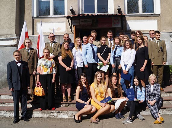 Uroczyste zakończenie roku szkolnego i pożegnanie absolwentów Zespołu Szkół Ponadgimnazjalnych w Benicach