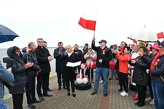 Dzie Flagi Rzeczypospolitej Polskiej 2 maja w Midzywodziu - „cz nas barwy biao- czerwone”. Zobacz film!