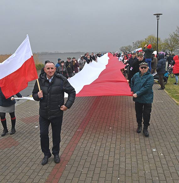 Dzie Flagi Rzeczypospolitej Polskiej 2 maja w Midzywodziu - „cz nas barwy biao- czerwone”. Zobacz film!