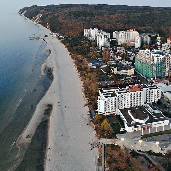 Piasek ze �winouj�cia na pla�y w Mi�dzyzdrojach