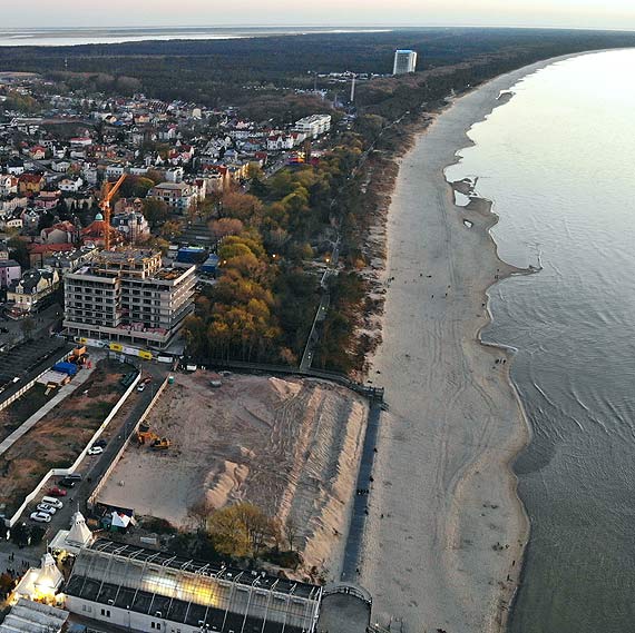 Piasek ze �winouj�cia na pla�y w Mi�dzyzdrojach