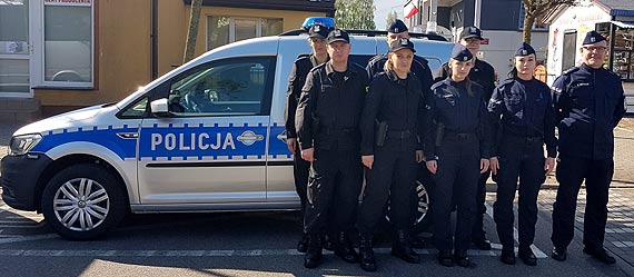Policjanci kursu podstawowego na praktykach w Kamieniu Pomorskim