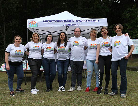 FESTYN RODZINNY w Wapnicy Jubileusz 10-lecia Mi�dzyzdrojskiego Stowarzyszenia „Rodzina” oraz so�ecki Dzie� Dziecka