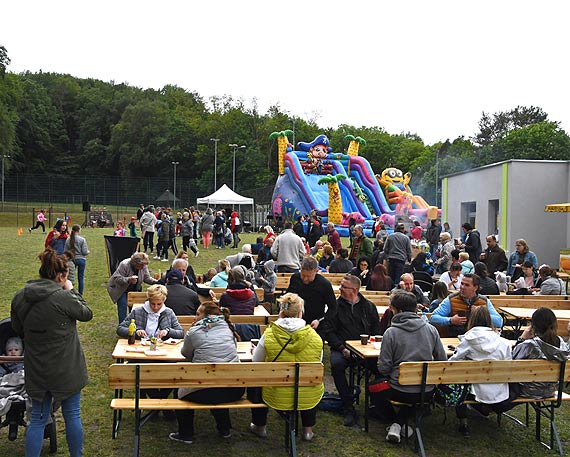 FESTYN RODZINNY w Wapnicy Jubileusz 10-lecia Mi�dzyzdrojskiego Stowarzyszenia „Rodzina” oraz so�ecki Dzie� Dziecka