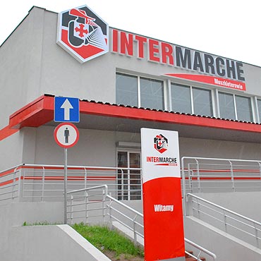 Muszkieterowie otwieraj supermarket Intermarche