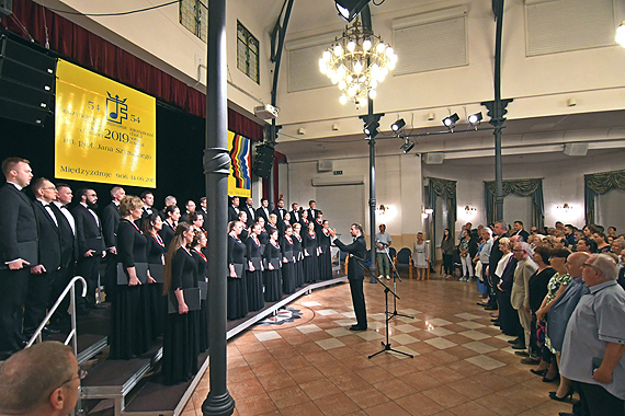 Mi�dzyzdroje rozbrzmia�y pie�niami. Zobacz film!