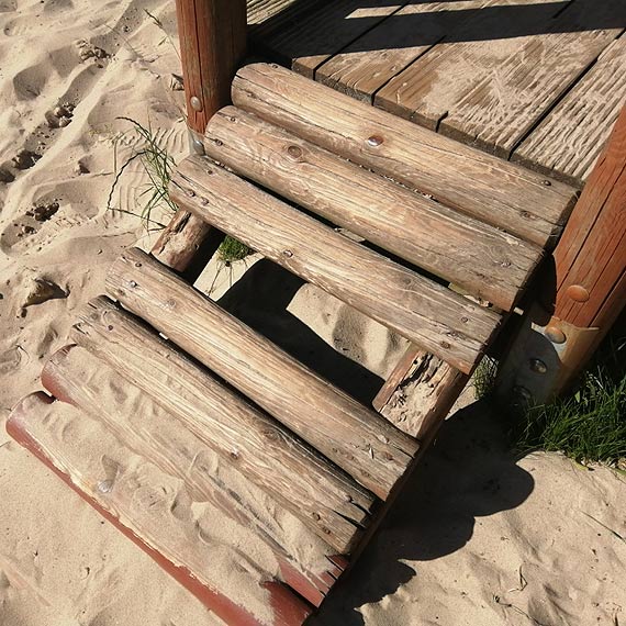 Mieszkanka Mi�dzyzdroj�w o z�ym stanie placu zabaw