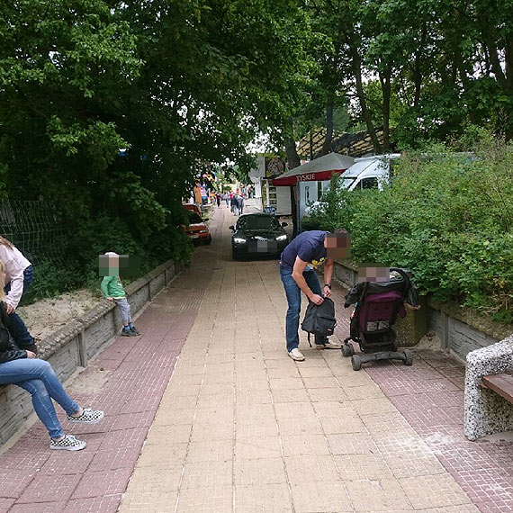 Czytelniczka: Stragan rybny generuje odr, mieci i odstrcza