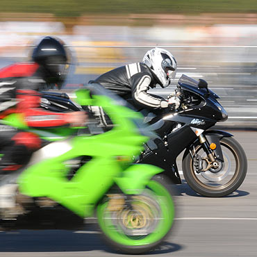 Patrz w lusterka! Motocyklici wyjechali na drogi