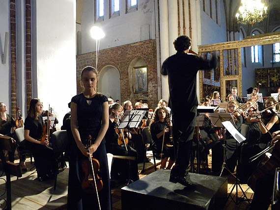 Koncert młodych wykonawców i podwójne bisy