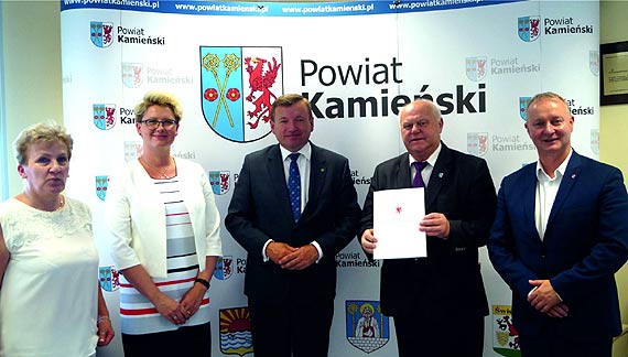 Podpisanie umowy na dofinansowanie „Modernizacji i zakupu sprztu sportowego do sal gimnastycznych szk ponadgimnazjalnych...