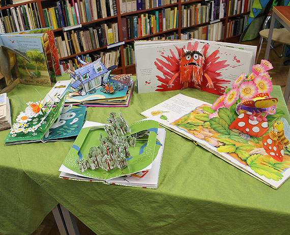 Ksi��ka artystyczna - Jak zwabi� „nieczytaczy” i zadowoli� wymagaj�cych ma�ych czytelnik�w