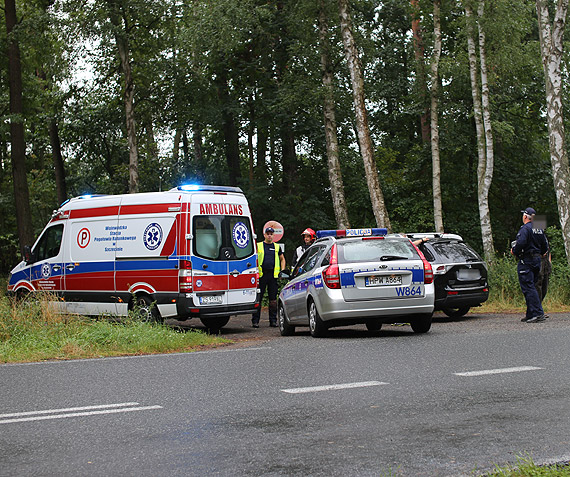 Samoch�d dachowa� na zakr�cie