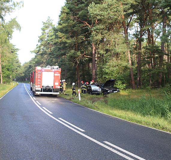 Samoch�d dachowa� - nie ma poszkodowanych