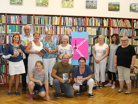 „Co kochamy w ksi��kach na lato” – Dyskusyjny Klub Ksi��ki