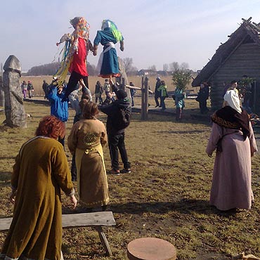 Wolin: W skansenie utopili Marzann i przywitali wiosn