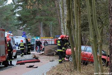 Midzywodzie: BMW omal nie zabio idcych po chodniku rodzicw z dzieckiem
