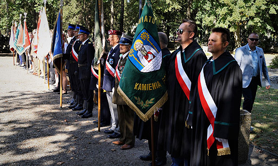 Uroczystoci na Cmentarzu Wojennym w Kamieniu Pomorskim