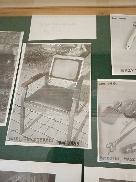 Powojenne akcesoria fryzjerskie w Dziwnowie