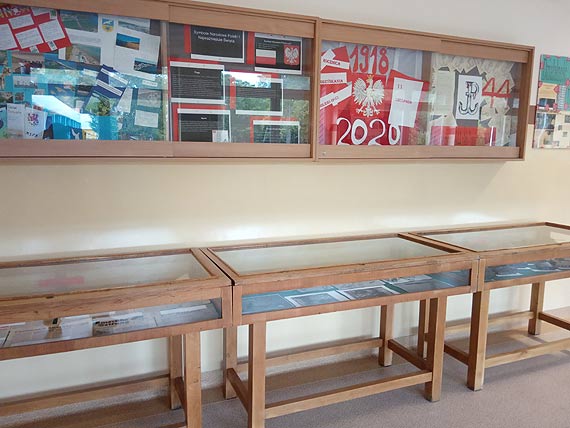 Powojenne akcesoria fryzjerskie w Dziwnowie