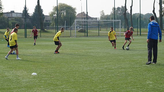 Publiczna Szko�a Podstawowa w Wolinie uzyskuje awans na kolejny szczebel rozgrywek w pi�ce no�nej