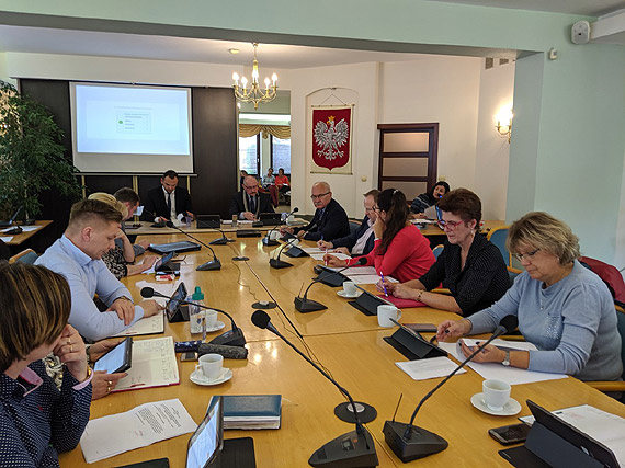Sesja „na wniosek”