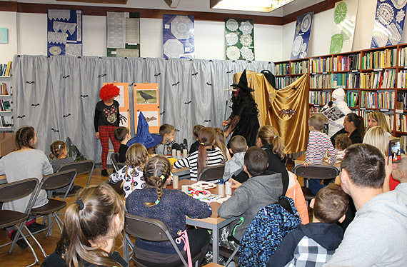 Halloween nie takie straszne, czyli warsztaty w międzyzdrojskiej bibliotece