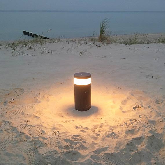 Dziwnowsk� promenad� zachodni� zasypa� piach...