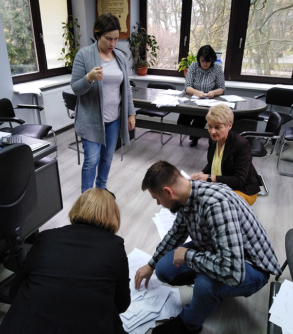 Liczenie g�os�w rozpocz�te!