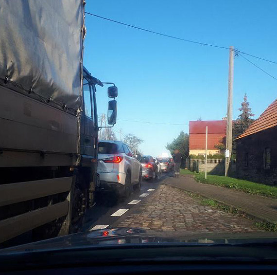 liska sobota na drogach! Dwie kolizje na drogach Powiatu Kamieskiego. Kierowcy - noga z gazu!!!