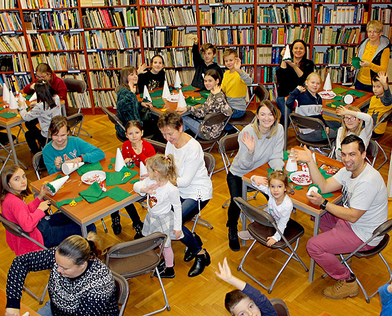 Rodzinne Warsztaty Plastyczne „Fabryka Ozd�b �wi�tecznych”