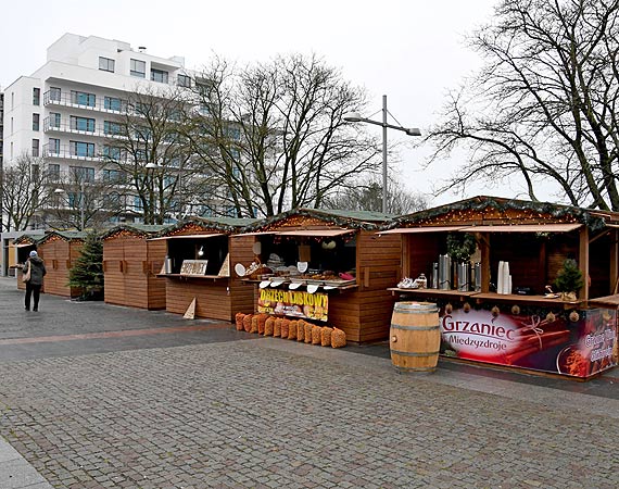 Skromny  mi�dzyzdrojski Jarmark �wi�teczno-Noworoczny