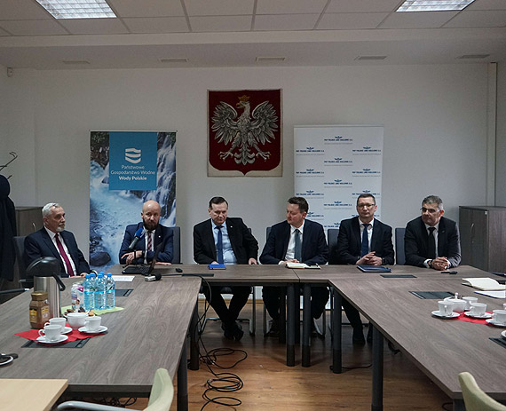 Zimowa akcja lodołamania będzie jeszcze sprawniejsza! Wielkie inwestycje Wód Polskich i PKP PLK