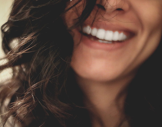 Cykl: Zapytaj stomatologa - Stomatologia estetyczna  - Co to s licwki, jak si je wykonuje i czemu suy wykonanie takiego zabiegu.