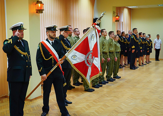 Nowi funkcjonariusze złożyli 3 stycznia ślubowanie w Komendzie Morskiego Oddziału Straży Granicznej w Gdańsku. Odebrał je Komendant MOSG kmdr SG Andrzej Prokopski