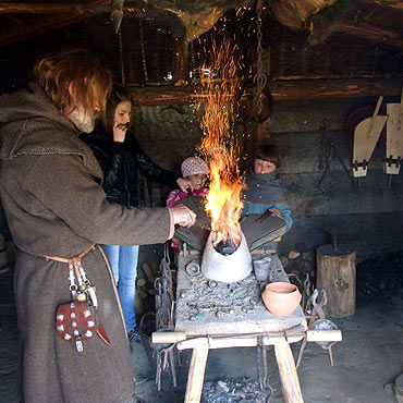 Wolin: Majwka u Sowian i Wikingw