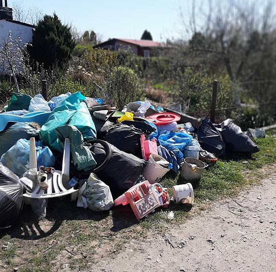 Czytelnik: Dziakowcy nie dbaj o swoje otoczenie!