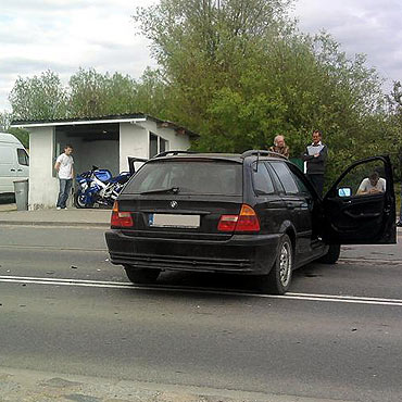 Kretlewo: BMW zderzyo si z motocyklem. Jedna osoba w szpitalu