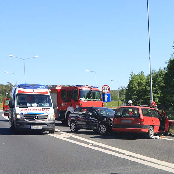 Audi wbiło się w opla. Kilka osób było poszkodowanych