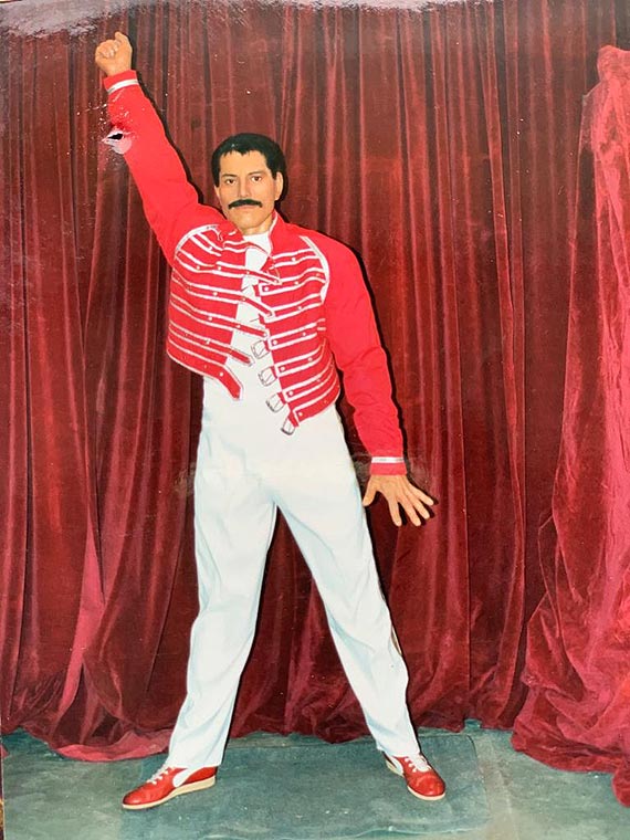 Straci gow dla swoich wielbicieli. Zuchwaa kradzie gowy Freddiego Mercury z Gabinetu Figur Woskowych. Zobacz film!