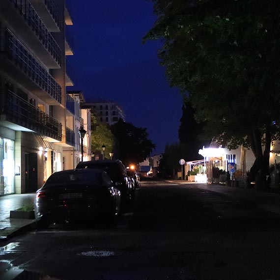 Ciemno�ci w Mi�dzyzdrojach.  Czy jednak zawsze s�u�y to wizerunkowi miasta i bezpiecze�stwu ludzi?