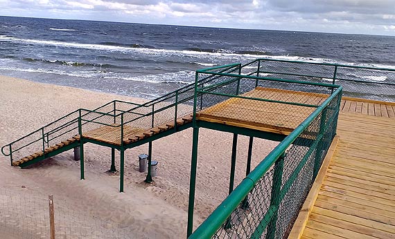 Zej�cie na pla�� w Mi�dzywodziu wyremontowane