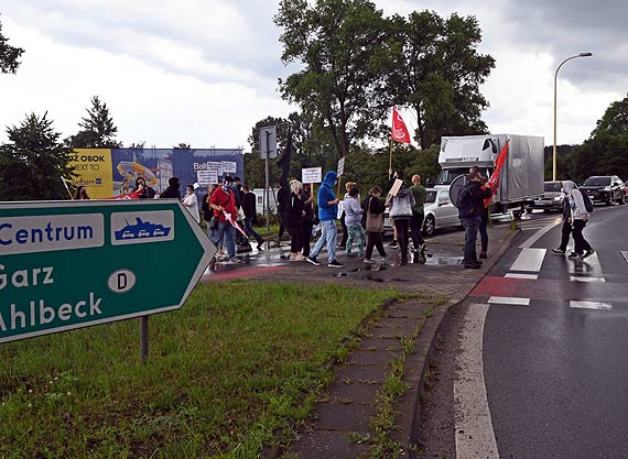 W protecie przeciw niszczeniu stoczni zwizkowcy blokowali rondo w unowie. Zobacz film!