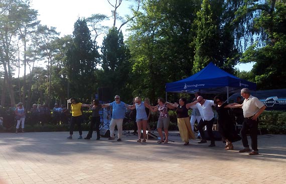 W Dziwnowie Dzie� Grecki w rytmie sirt�ki 