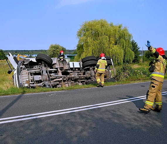Zjecha� delikatnie na mi�kkie pobocze