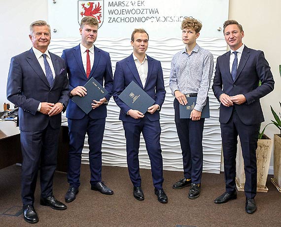 Matura na szstk.  W gronie najlepszych maturzyci z Pomorza Zachodniego