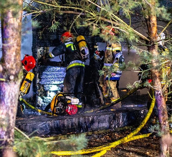 Tragedia w Koczewie! W poarze domku letniskowego zgina kobieta i zwierzta domowe