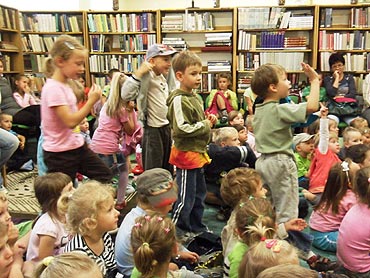 Gumisie w dziwnowskiej bibliotece