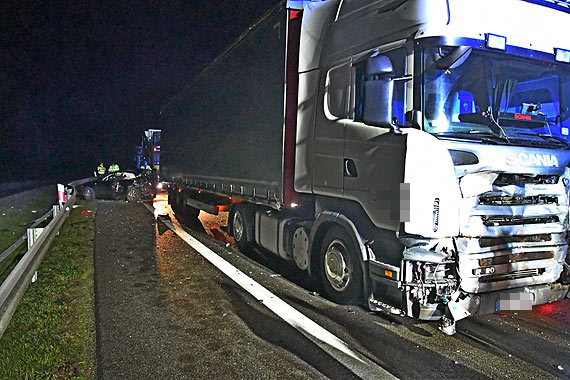 Nie �yje 25 - letnia kobieta ranna w wypadku ko�o Dargob�dza. Jej stan od pocz�tku okre�lano jako bardzo ci�ki. Zobacz film!