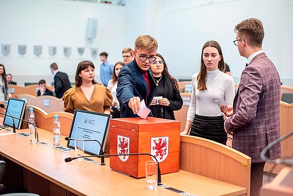 Zosta� cz�onkiem m�odzie�owej rady